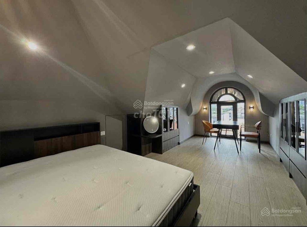 Căn hộ penthouse 1pn ban công trung tâm quận 7