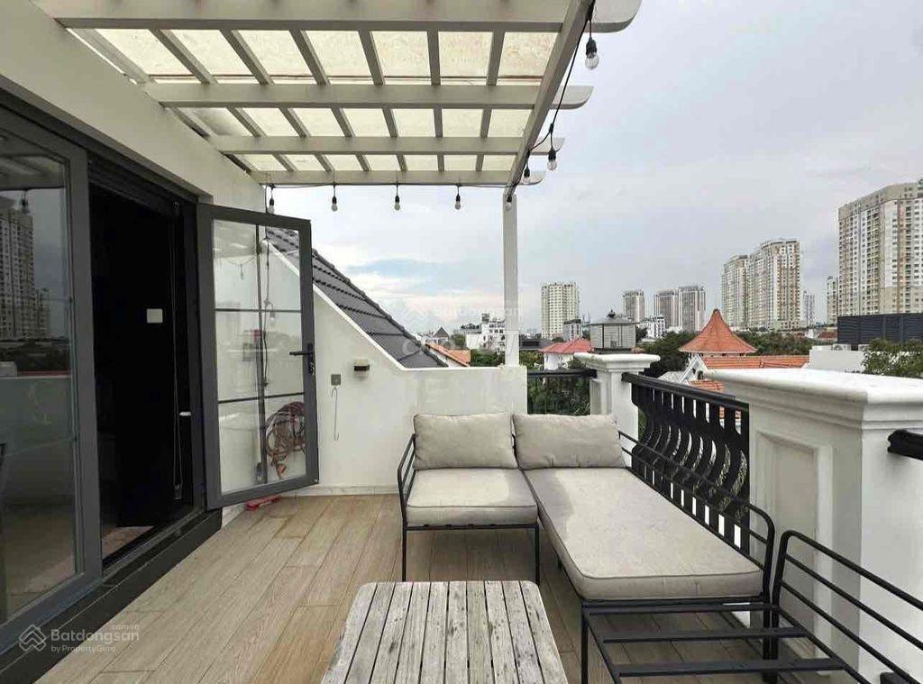 Căn hộ penthouse 1pn ban công trung tâm quận 7