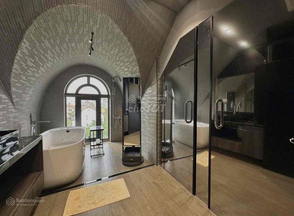 Căn hộ penthouse 1pn ban công trung tâm quận 7