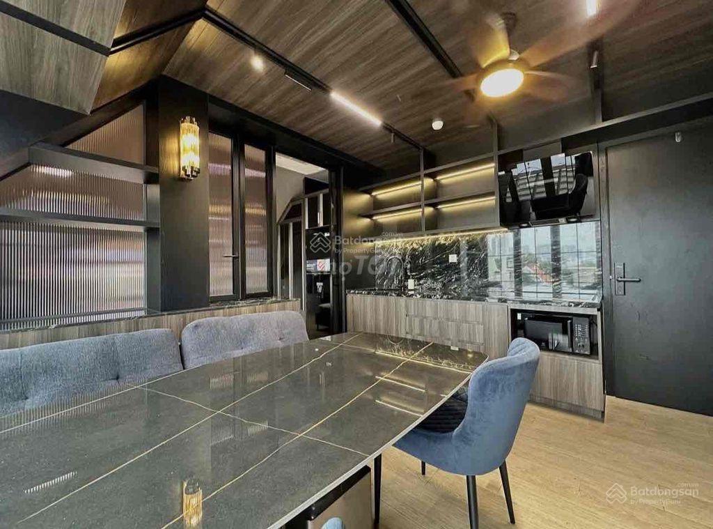 Căn hộ penthouse 1pn ban công trung tâm quận 7