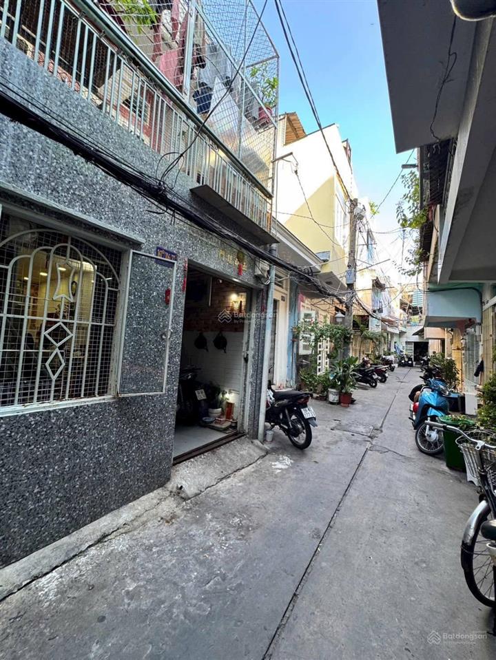 Chủ tới công chuyện gấp nhà hẻm 161d// đường lạc long quân p. 3, q. 11