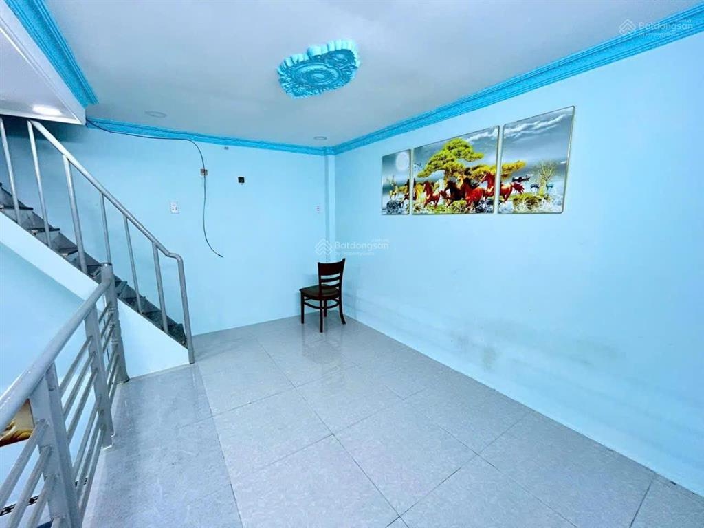 9tr/tháng  âu dương lân p3 q8 2pn, nhà trọ mới có sẵn nội thất, gần cầu chữ y