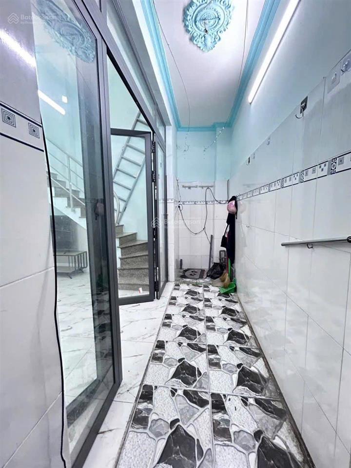 9tr/tháng  âu dương lân p3 q8 2pn, nhà trọ mới có sẵn nội thất, gần cầu chữ y