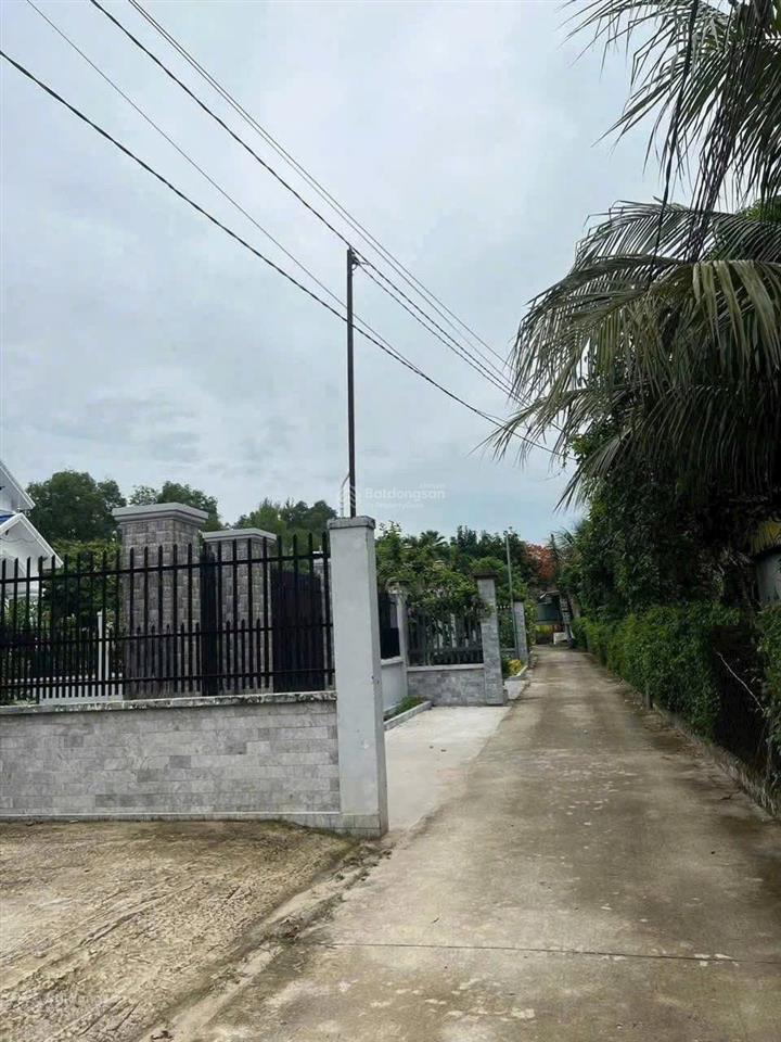 Nhà cấp 4 cách hiệp an đường bê tông 3,7m nhánh dx088. cách ql13 100m. nhà 1 phòng khách 2pn