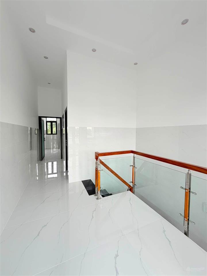 Căn nhà mới toanh 100%
 đc 1/nguyễn văn thành dt 4x19, thổ cư 60m² cách ngã 4 sở sao 200m