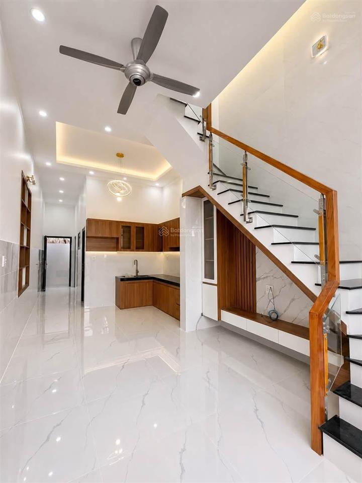 Căn nhà mới toanh 100%
 đc 1/nguyễn văn thành dt 4x19, thổ cư 60m² cách ngã 4 sở sao 200m