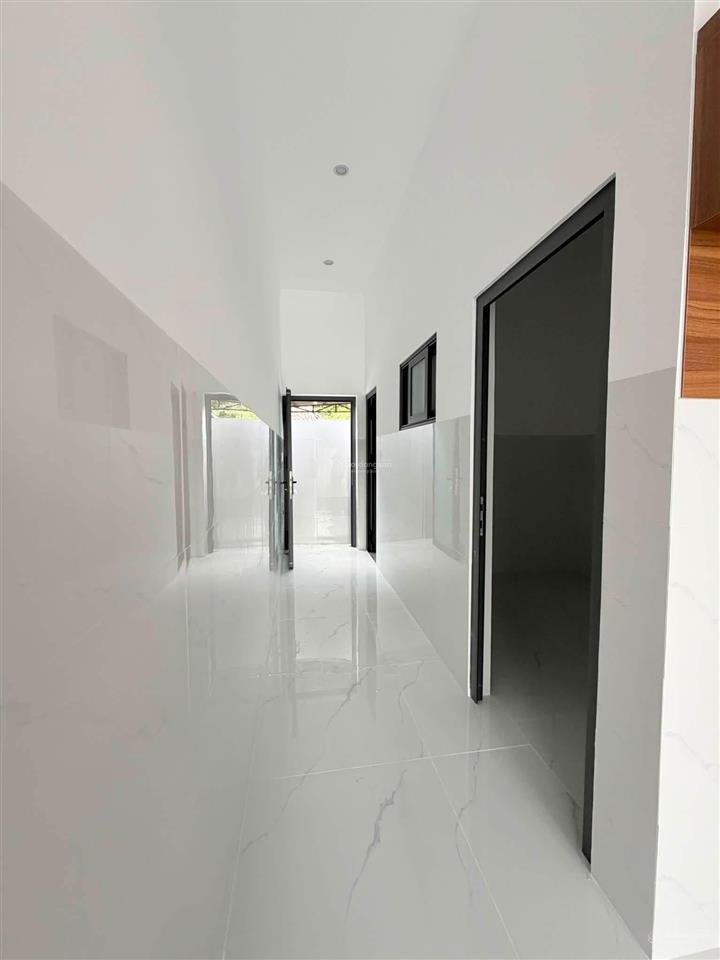 Căn nhà mới toanh 100%
 đc 1/nguyễn văn thành dt 4x19, thổ cư 60m² cách ngã 4 sở sao 200m