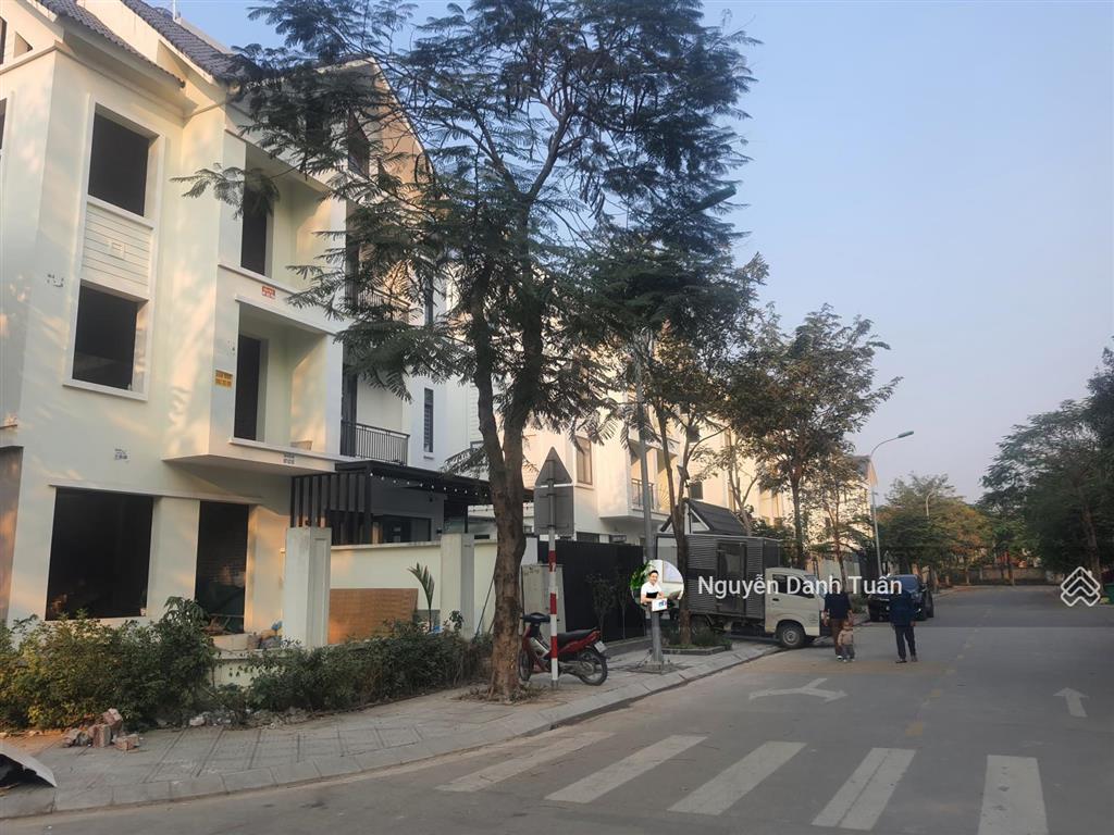Chỉ còn 25 tỷ bán nhanh biệt thự góc 200m2 khu d geleximco lê trọng tấn.