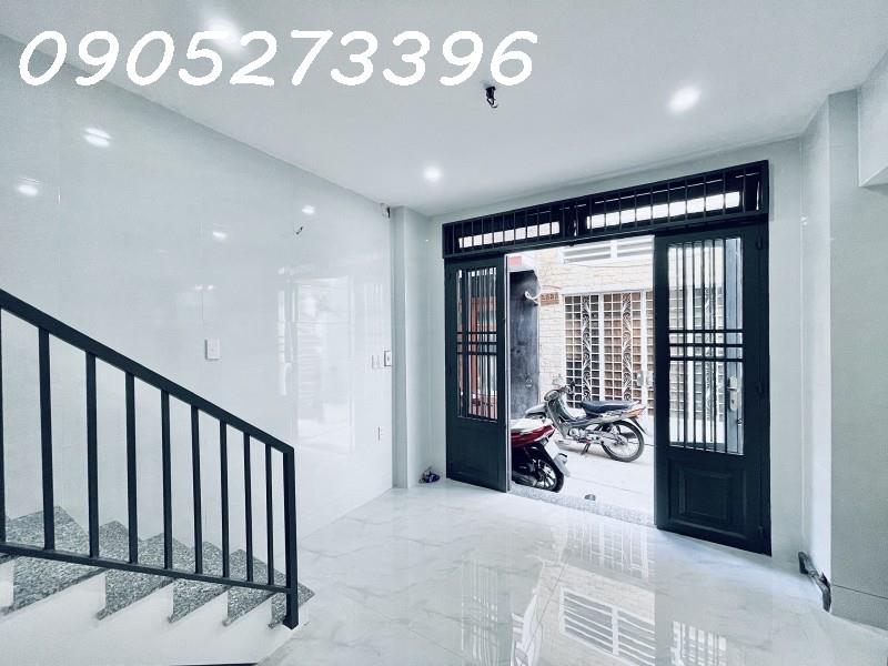 NHÀ MỚI ĐẸP - NGAY CHỢ PHẠM VĂN HAI - 3 TẦNG ĐÚC 3.8 x4.7 CÓ 2PN 3WC - GIÁ CHỈ 3.x