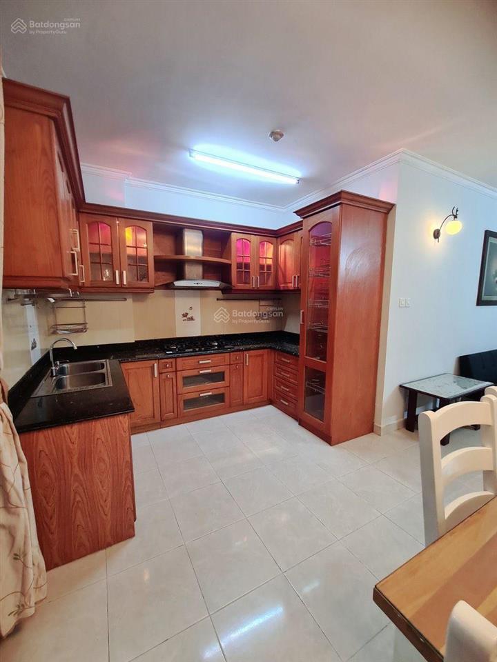 Ch chợ nga central garden 328 võ văn kiệt q1 2pn 2wc 90m² đầy đủ nt nhà đẹp thoáng mát 14tr ở liền