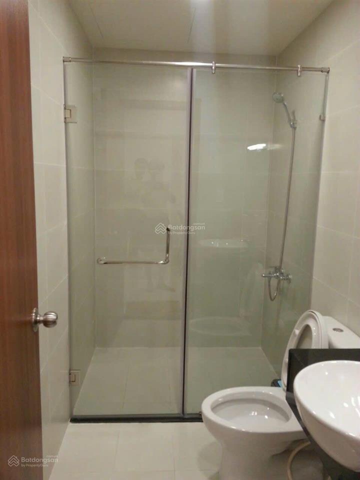 Ch 3pn 2wc 115m có đầy đủ vật dụng nt ban công thoáng mát sáng sủa 15tr