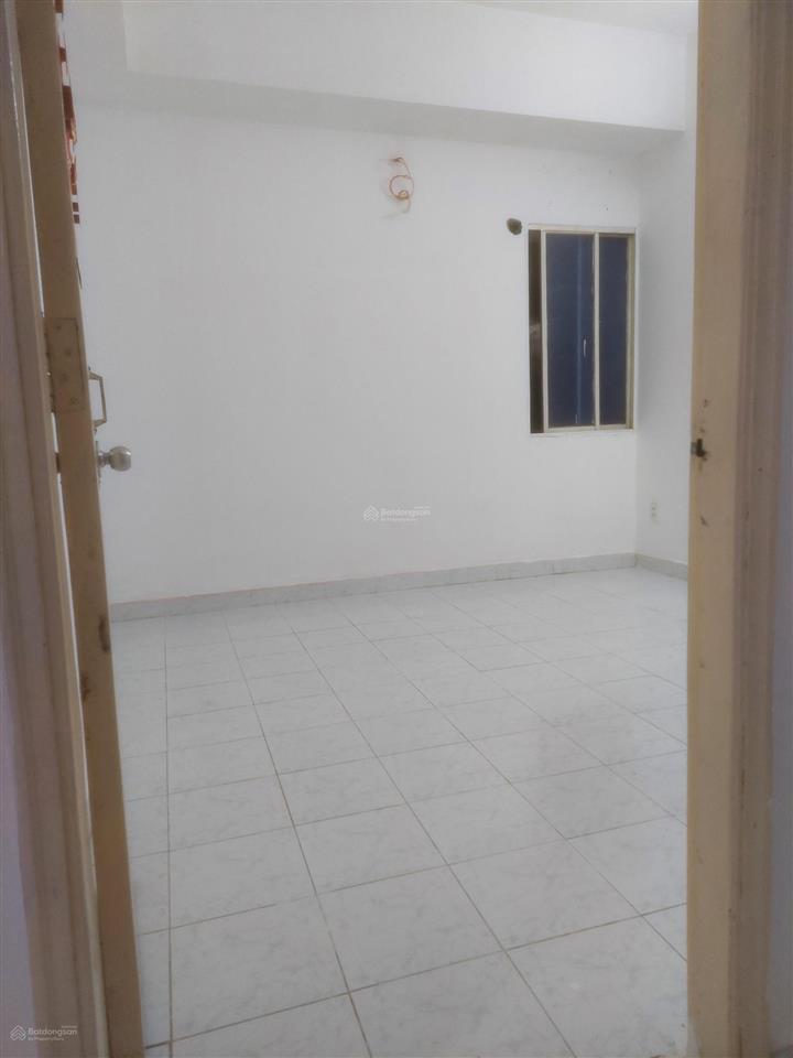 Cô hương cho thuê ch 2pn2wc 75m nhà trống (ko nt có mlanh mnn) đẹp, ban công thoáng mát 12tr ở liền