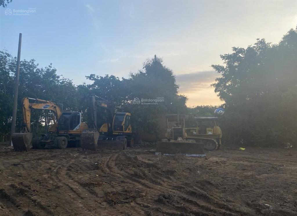 Chính chủ bán lô đất 1000m2, gần cao tốc long thànhhồ tràm. ngay kdc, tt xã hoà hội, đủ tiện nghi