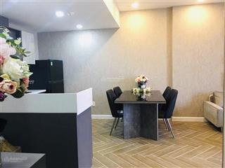 Cho thuê căn hộ sunrise city view 2pn 2wc full nội thất cao cấp, giá 18tr/tháng
bao phí quản lý.