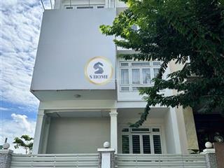 Cho thuê nhà phố him lam q7, 150m2 (7.5x20), hầm, thang máy, 5pn, giá tốt 65tr có nội thất, vừa ở