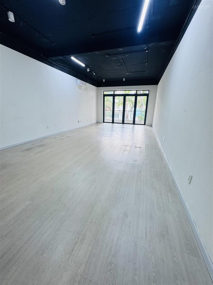 Cho thuê nhà phố mặt tiền kinh doanh kdc him lam, nguyễn thị thập, q.7  600m2, hầm, thang máy,pccc