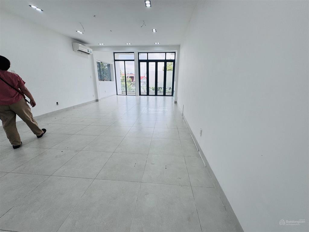 Cho thuê nhà phố mặt tiền kinh doanh kdc him lam, nguyễn thị thập, q.7  600m2, hầm, thang máy,pccc