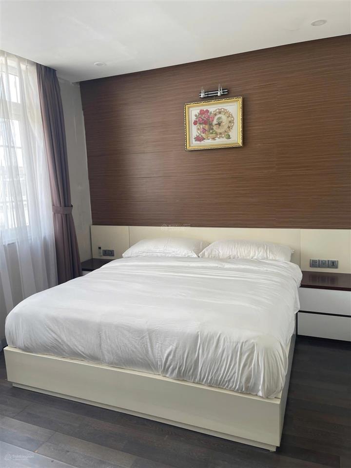 Cho thuê biệt thự cao cấp kdc him lam, quận 7, dt 150m, 4pn, có hầm, full nội thất, phù hợp ở và kd