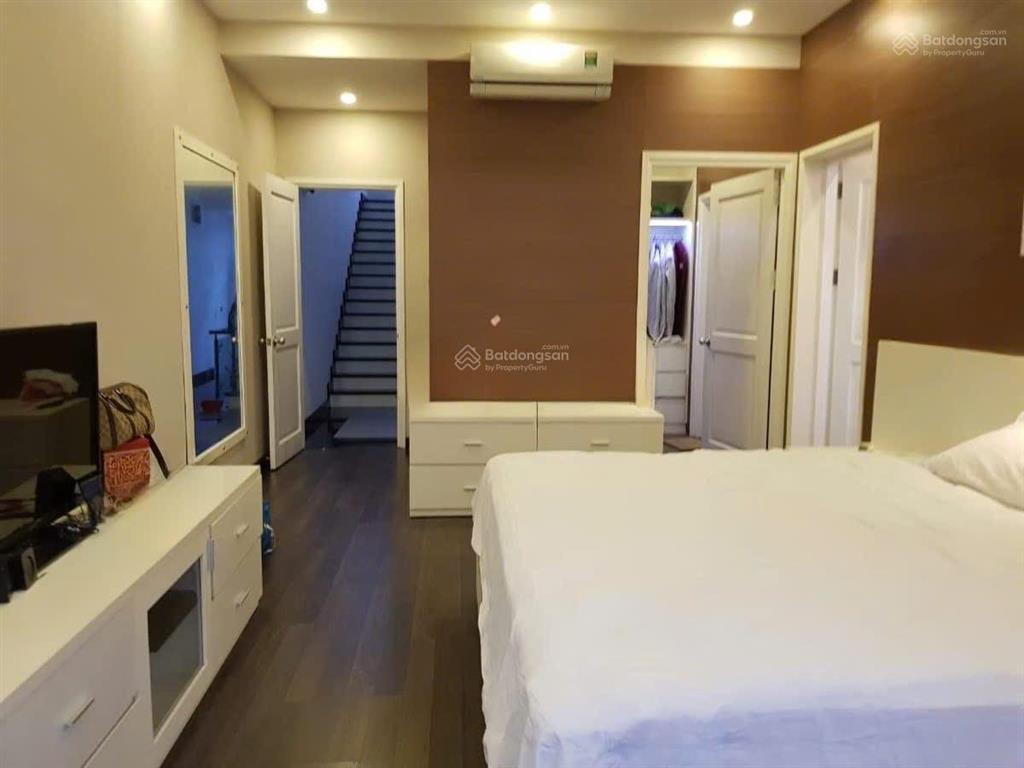 Cho thuê biệt thự cao cấp kdc him lam, quận 7, dt 150m, 4pn, có hầm, full nội thất, phù hợp ở và kd