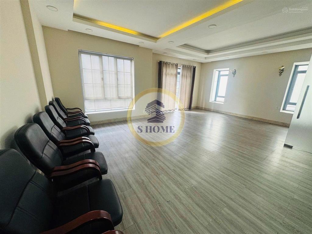 Cho thuê trệt biệt thự góc khu him lam  200m2, sân vườn hồ cảnh quan  ưu tiên văn phòng 30 triệu.
