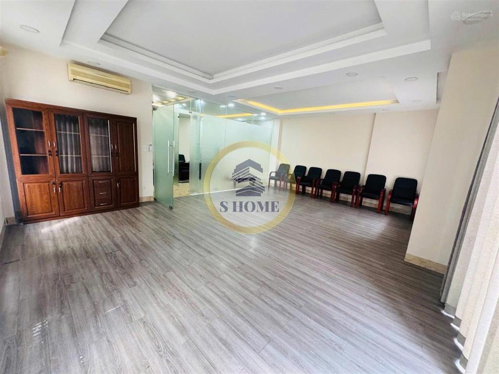 Cho thuê trệt biệt thự góc khu him lam  200m2, sân vườn hồ cảnh quan  ưu tiên văn phòng 30 triệu.