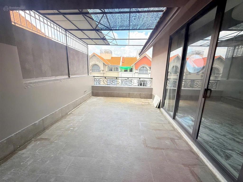 Cho thuê nhà nguyên căn kdc him lam quận 7, 700m2|10x20m, hầm, 4 lầu, thang máy, phù hợp làm vp/spa