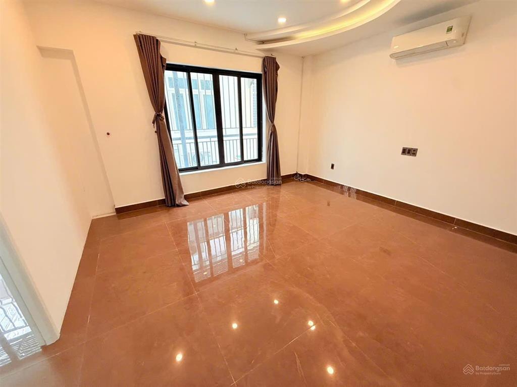Cho thuê nhà nguyên căn kdc him lam quận 7, 700m2|10x20m, hầm, 4 lầu, thang máy, phù hợp làm vp/spa