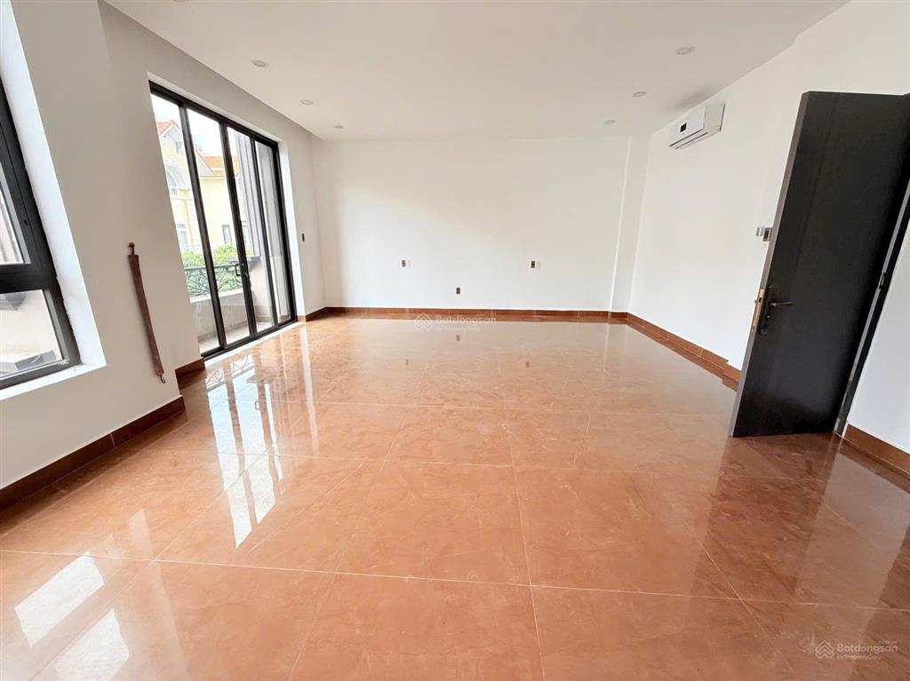 Cho thuê nhà nguyên căn kdc him lam quận 7, 700m2|10x20m, hầm, 4 lầu, thang máy, phù hợp làm vp/spa