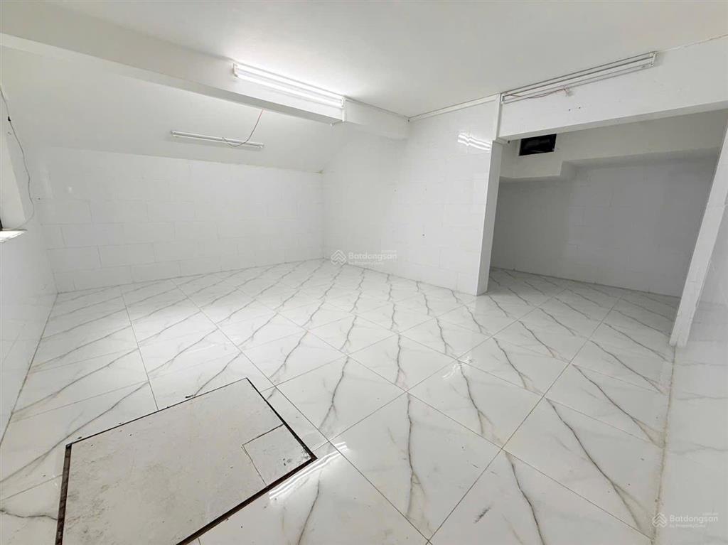 Cho thuê nhà nguyên căn kdc him lam quận 7, 700m2|10x20m, hầm, 4 lầu, thang máy, phù hợp làm vp/spa