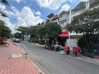 Cho thuê nhà phố him lam quận 7, 450m2, hầm, 6pn, 59 triệu/tháng bao thuế