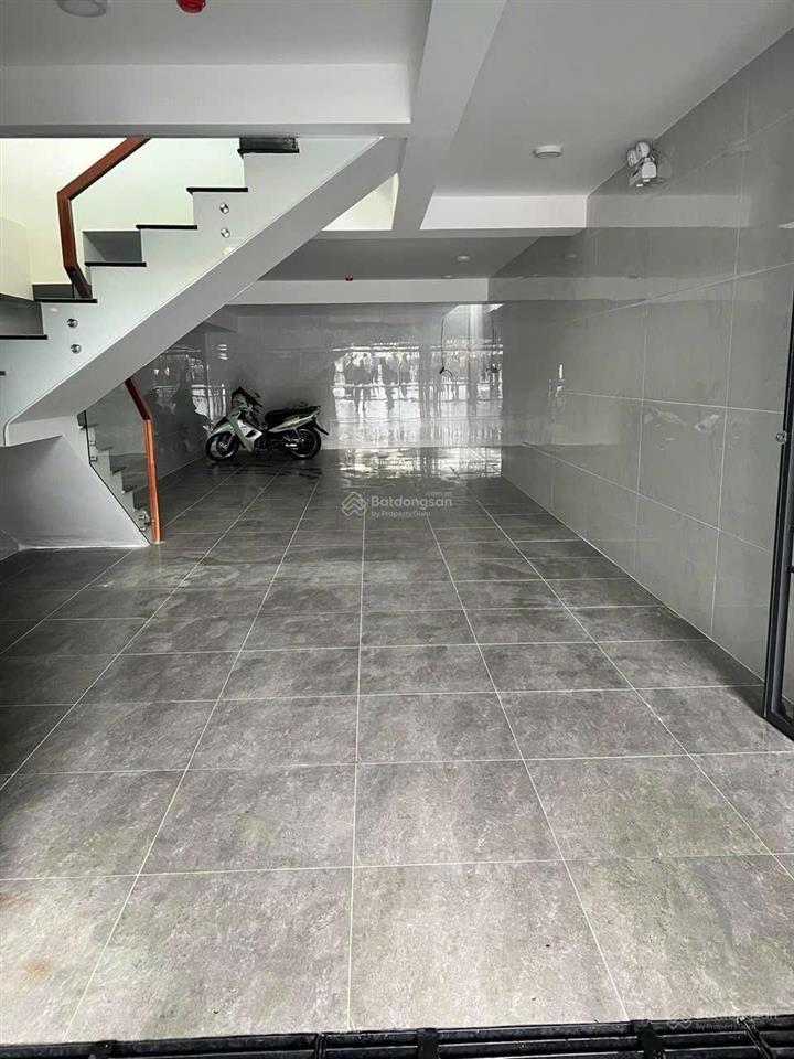 Cho thuê nhà phố him lam quận 7, 450m2, hầm, 6pn, 59 triệu/tháng bao thuế