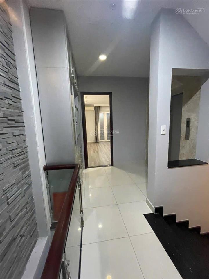 Cho thuê nhà phố mặt tiền hoàng trọng mậu, khu him lam. 6 lầu, 10 phòng, 6 wc có thang máy 78 triệu