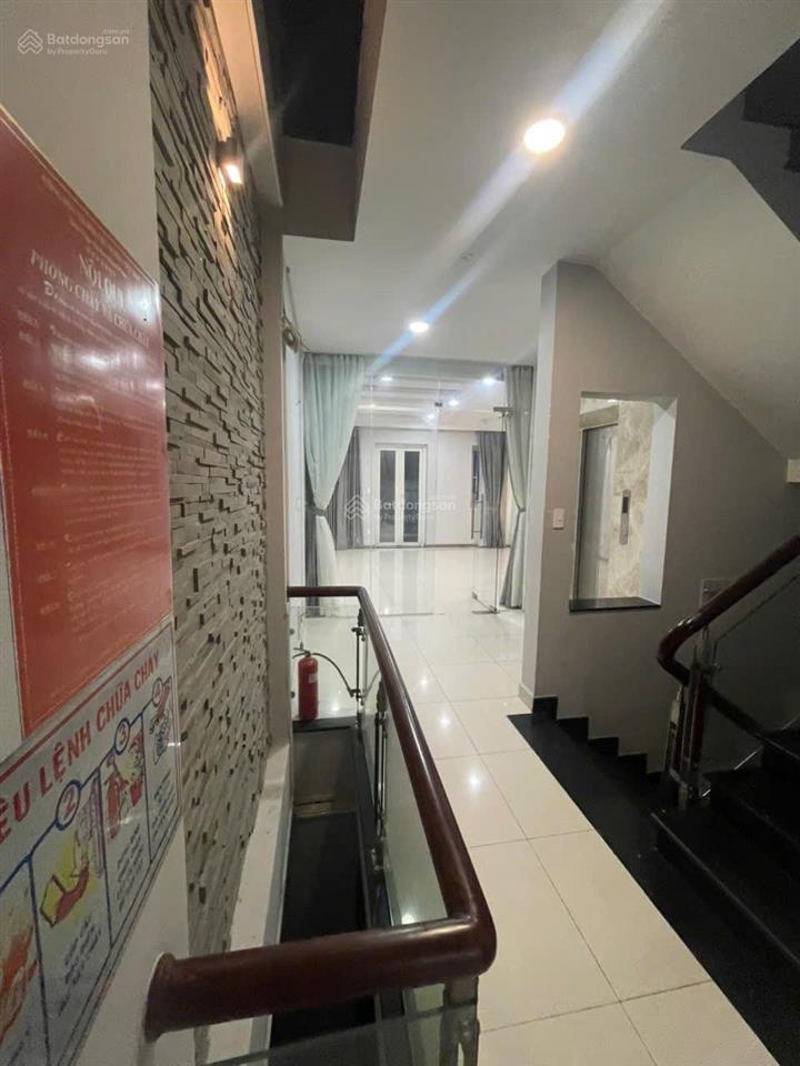 Cho thuê nhà phố mặt tiền hoàng trọng mậu, khu him lam. 6 lầu, 10 phòng, 6 wc có thang máy 78 triệu