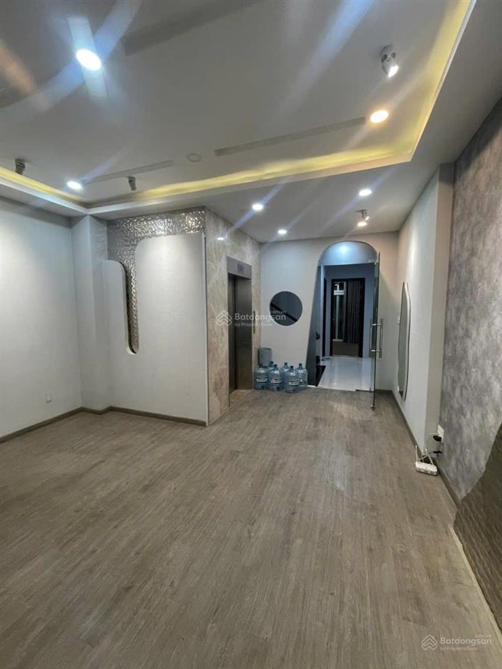 Cho thuê nhà phố mặt tiền hoàng trọng mậu, khu him lam. 6 lầu, 10 phòng, 6 wc có thang máy 78 triệu