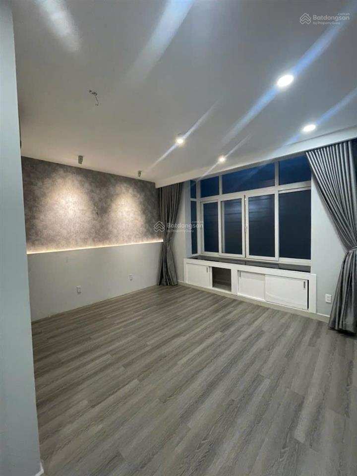 Cho thuê nhà phố mặt tiền hoàng trọng mậu, khu him lam. 6 lầu, 10 phòng, 6 wc có thang máy 78 triệu