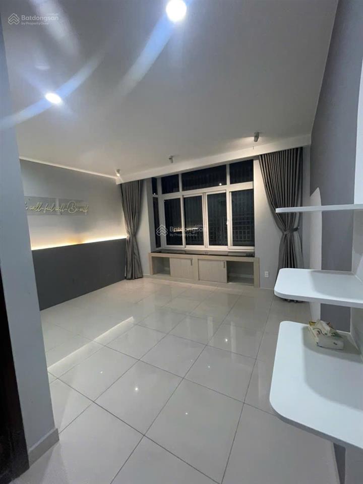 Cho thuê nhà phố mặt tiền hoàng trọng mậu, khu him lam. 6 lầu, 10 phòng, 6 wc có thang máy 78 triệu