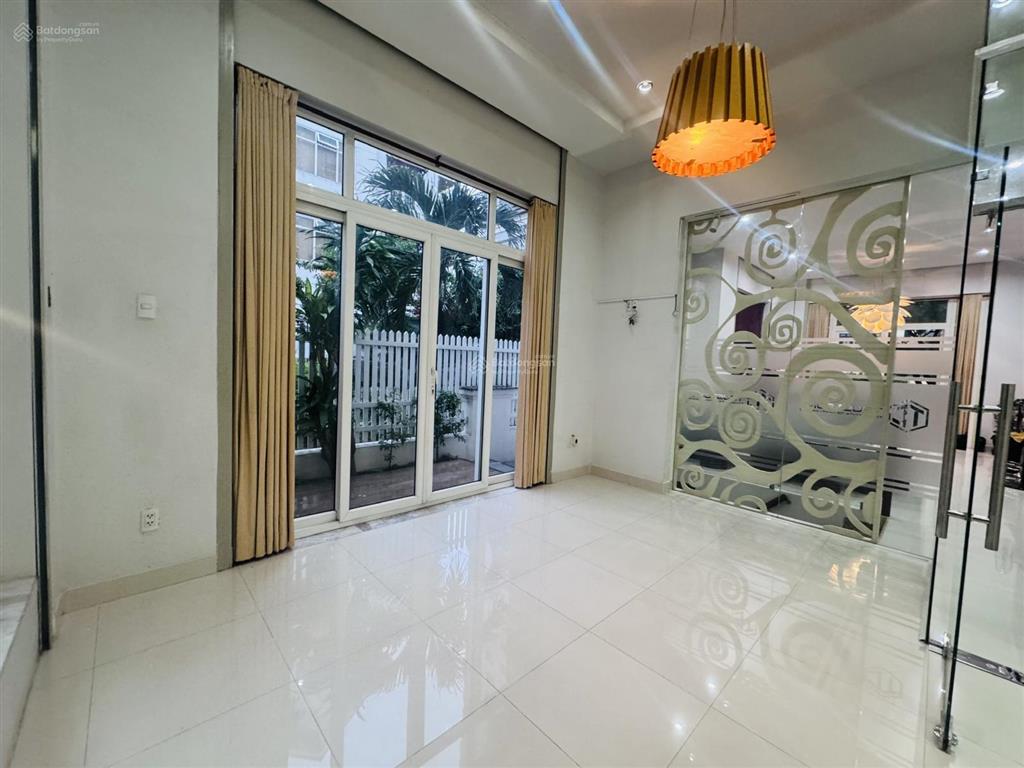 Cho thuê trệt góc him lam  vị trí đắc địa, giá tốt tại khu vực (26tr) đang trống