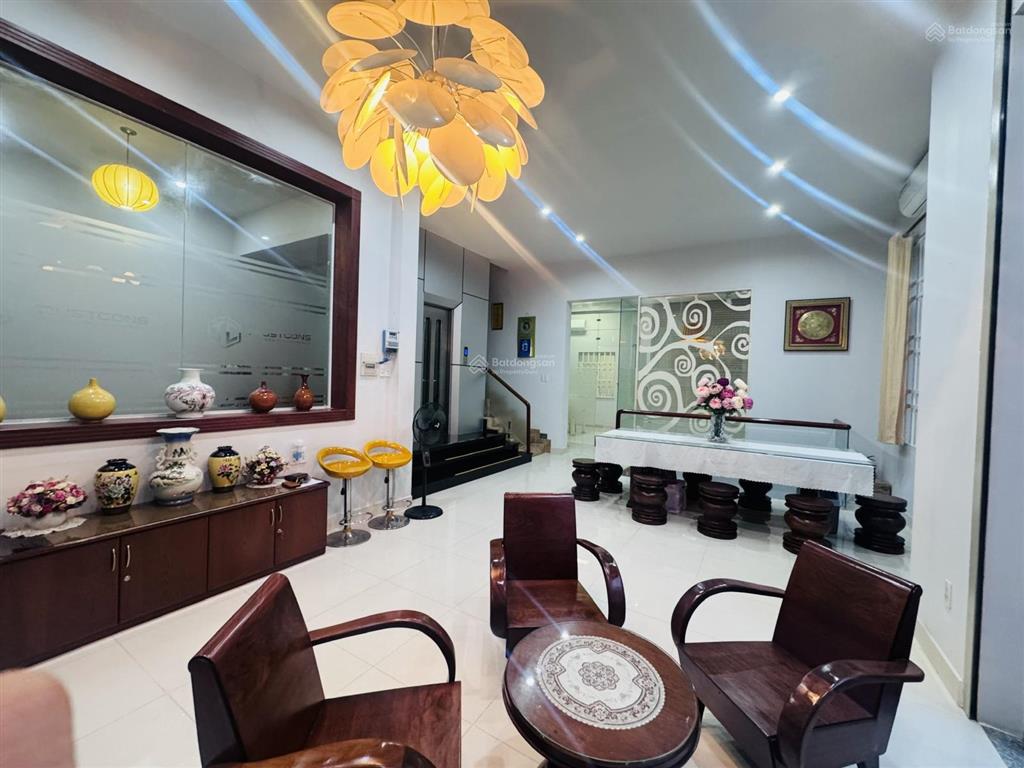 Cho thuê trệt góc him lam  vị trí đắc địa, giá tốt tại khu vực (26tr) đang trống