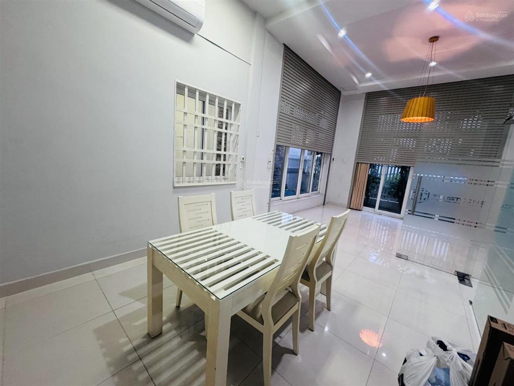 Cho thuê trệt góc him lam  vị trí đắc địa, giá tốt tại khu vực (26tr) đang trống