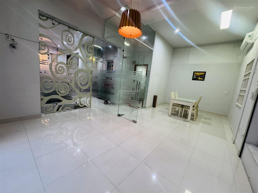 Cho thuê trệt góc him lam  vị trí đắc địa, giá tốt tại khu vực (26tr) đang trống