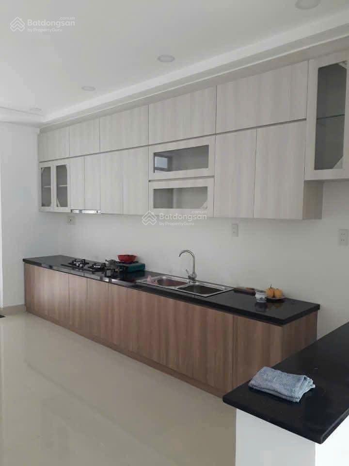 Nhà hẻm 8m đường âu cơ, 8.5x17m, 1 trệt, 2 lầu, sân thượng, 4pn, 5wc, giá 28 triệu