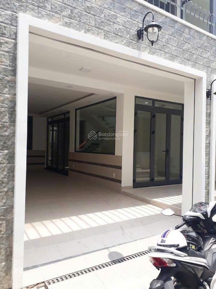 Nhà hẻm 8m đường âu cơ, 8.5x17m, 1 trệt, 2 lầu, sân thượng, 4pn, 5wc, giá 28 triệu