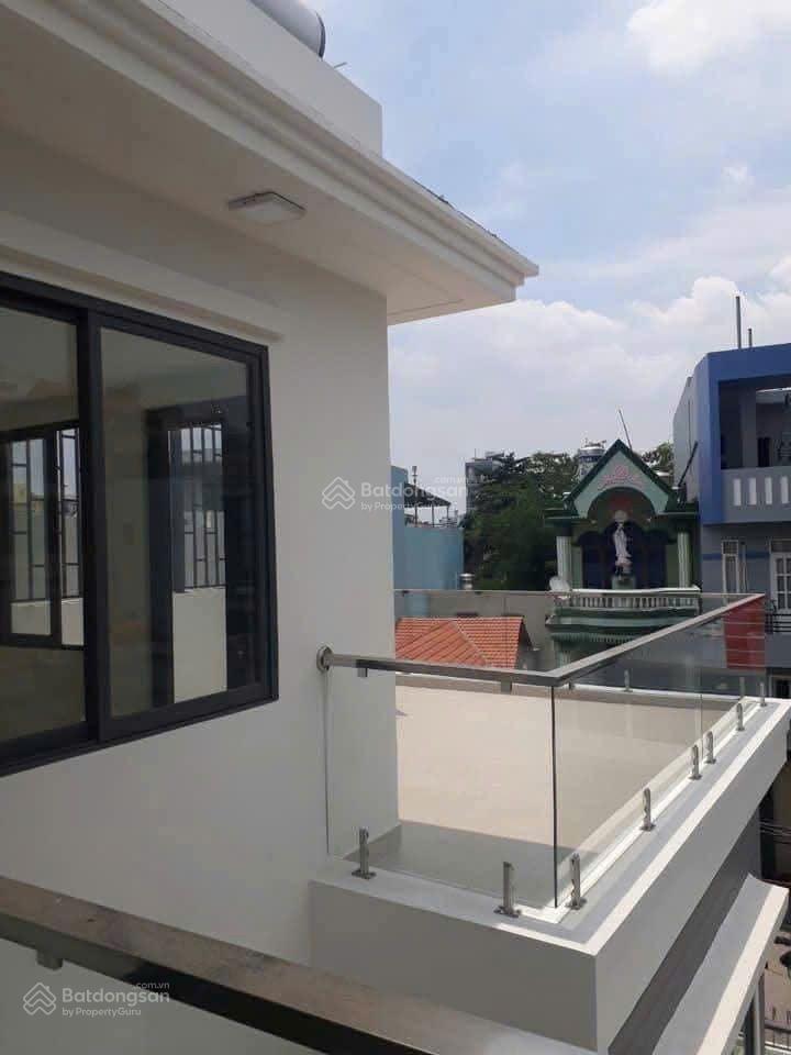 Nhà hẻm 8m đường âu cơ, 8.5x17m, 1 trệt, 2 lầu, sân thượng, 4pn, 5wc, giá 28 triệu