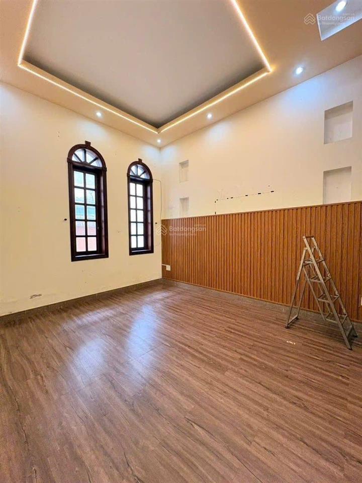 Biệt thự hẻm 6m tân hương, 15x28m, 3 tấm, 5pn, 6wc.