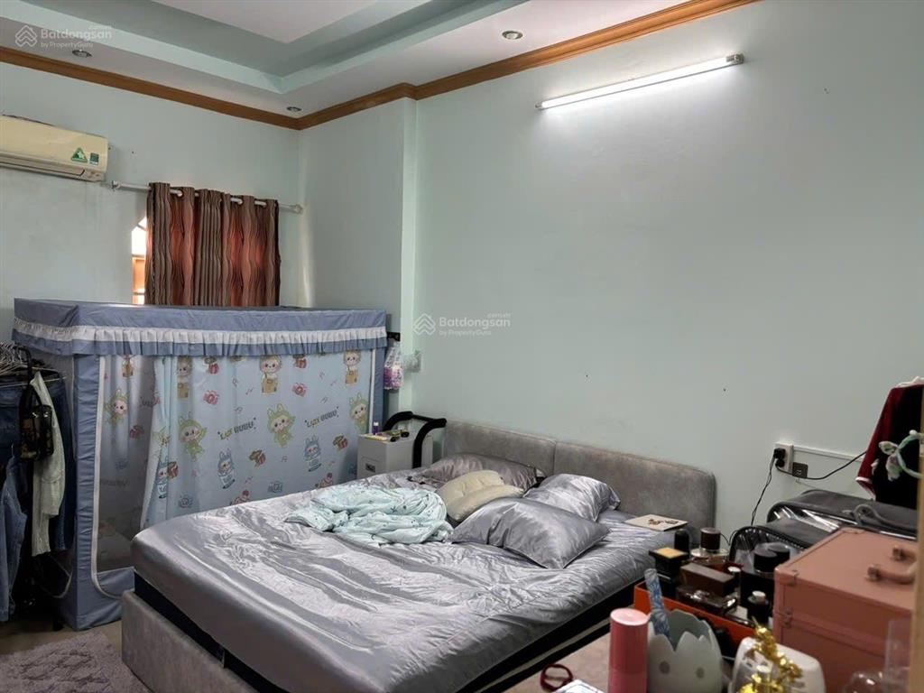 Cho thuê nhà h8m đường gò dầu 4,2x14m, trệt, 2 lầu, 4pn, 3wc, giá 12,5 triệu