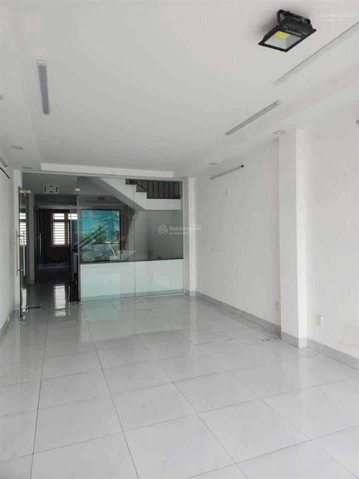 Nhà mt lê thúc hoạch 4x20m, 4 lầu, 8 pn, 8 wc, giá 32 triệu