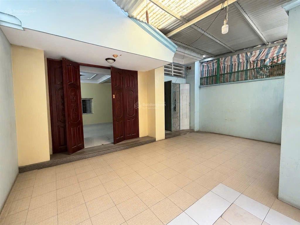 Nhà hẻm 6m đường nguyễn sơn 6x20m, 1 lầu, 4pn, giá 15 triệu
