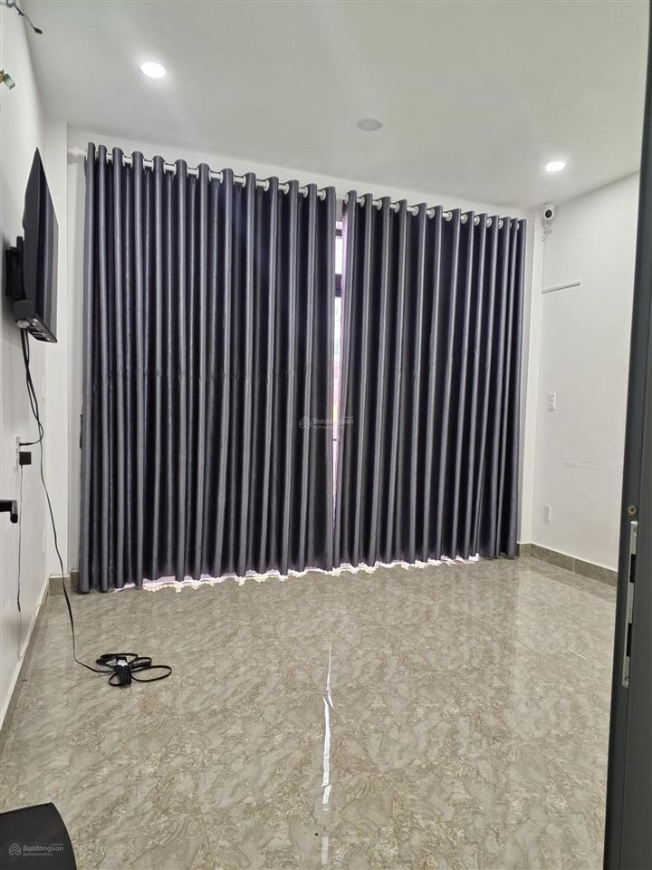 Cho thuê nhà hẻm 57 tô hiệu, 4x16m, 3 lầu, 5pn, 4wc, giá 18 triệu