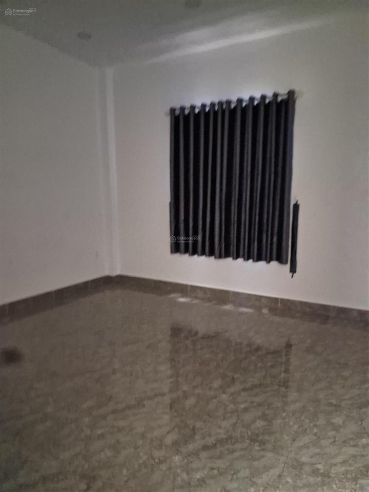 Cho thuê nhà hẻm 57 tô hiệu, 4x16m, 3 lầu, 5pn, 4wc, giá 18 triệu