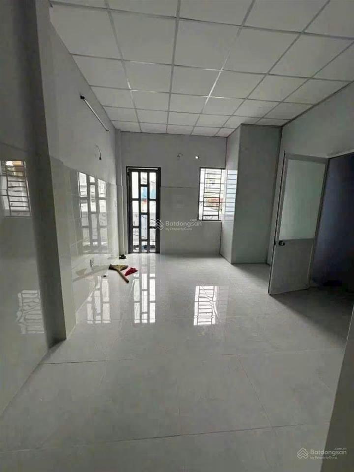 Nhà mới mặt tiền âu cơ, 4x25m, gác lững, giá 20 triệu